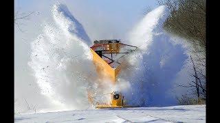 Поезда рассекают  СНЕГ МОЩНОЕ ЗРЕЛИЩЕ / Train Vs Snow  Train Passing Thru the Snow