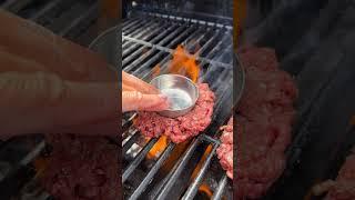 Add and ice cube for juicy burgers!  #burger #diy #randyandco