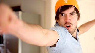 German, El Hombre Mas Serio Del Mundo | Hola Soy German