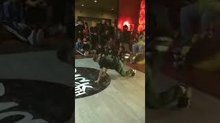 Архив с 2019 года, Андрей на батлах в Николаеве #breakdance #tricks