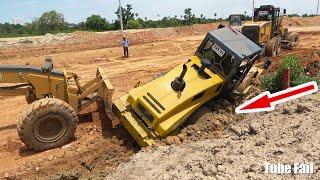 Road Roller Stuck In Mud & Recovery Motor Grader