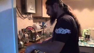 Rezo Dekanozishvili (Tanelorn) in kitchen