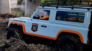 GO AROUND IN THE TRADITIONAL SAND MINING AREA OF THE VILLAGE OF PLUPUH WITH RC CAR DEFENDER MN90