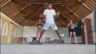 WARM UP| LMFAO- SEXY AND KNOW IT (ZUMBA)