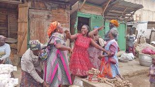 LOCAL WOMEN BREAK UP FIGHT IN GHANA MARKET MAKOLA, AFRICA