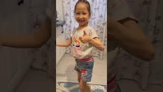 Пирог готовлю.  Адия и Жания. Shorts.