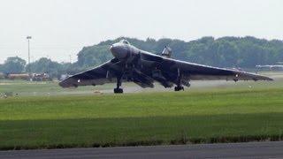 " The Rumenator " King Of The Wingover, Flying Vulcan XH558 At Waddington Airshow 2013