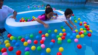 KEYSHA PLAY IN THE SWIMMING POOL FULL COLOR BALLOON The Ball Pit Show In Swimming Pool