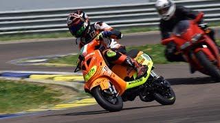 Piaggio ZIP SP 70cc Malossi - Flatout track action, battle & on board