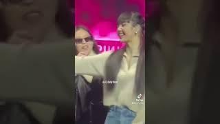 Is it BABE? #JENLISA #JENNIE #LISA #LILI #NINI #BABE