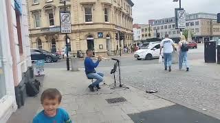Luis Martelo - Busking