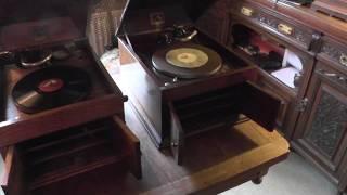 HMV gramophone comparing models 107 and 109
