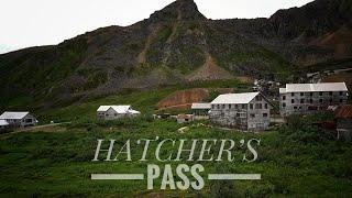 RVing Alaska - Maggie Meets A Sheep As We Visit Hatcher’s Pass In Alaska In Our Travato Van