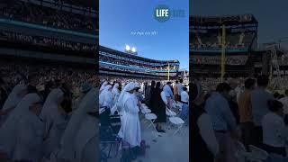 Tens of THOUSANDS of Catholics erupt in 'Holy God, We Praise Thy Name'