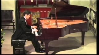 Konstantin Lapshin (piano) plays Rachmaninov 'Lilacs'