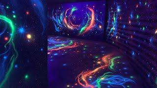 Airbrushing Dayglo Black light 3D at Scream Acres, Atkins Iowa...Ames room and floors, Day 8!!!