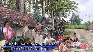 "SAMPUR BAWUR" Tradisi Unik Saat Labohan Di Kampung Jadul Seperti Nostalgia Tahun 1980an