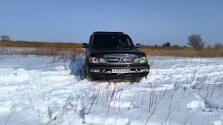 Lexus lx470 в снегу