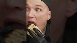 Причмакивал даже