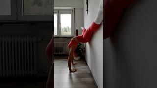 Middle Split Stretch on the Wall + Backbend #flexibilityskills #flexibilityroutine