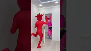 Raddy crashed into Nyan Pinki door!