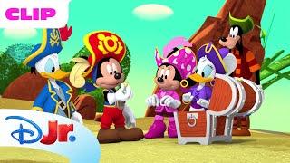 Pirate Treasure ‍️ | Mickey Mouse Funhouse  | Disney Jr. MENA