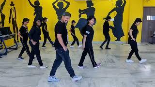 ##New trending footwork steps## MLZS ARA by Manish sir and his studies,,,,