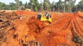 Super Road Building Technology Over Mountain Bulldozer SHANTUI Pushing Clearing Red Dirt