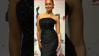 Alia Bhatt ready for film fare award #bollywood #viral #ytshorts #shorts
