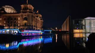 Looking for photo motifs at night in Berlin Mitte |  grab your camera and walk