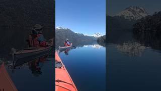 Al fondo del lago Villarino en kayak Siete Lagos San Martín de los Andes