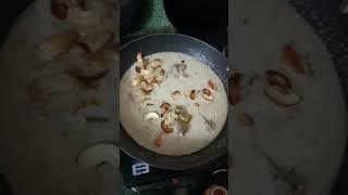 That satisfying "blum blum" sound and "shhhshhhh" sound! Ignore the noisy backgrnd #chickenstew