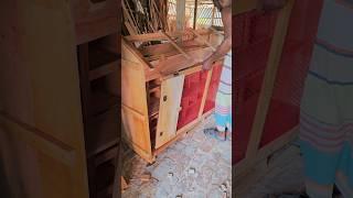 Installing the front frame on the pigeon house #pigeon #paloma #حمامة #голубь #woodwork #pet