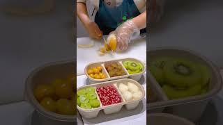 The skill of cutting fresh fruit is extremely eye-catching and most satisfying to viewers #20