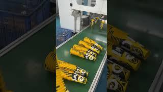 The in-mold cup is being inspected and packaged#packagingfactory #packaging #factory #plasticcup