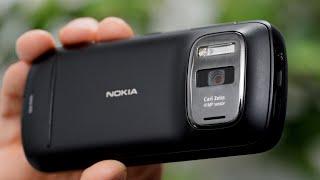 Nokia 808 PureView. Первый с 41-Мп камерой из 2012 года