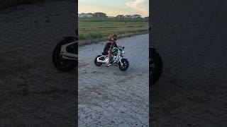 Мамина дочка  #bikeborn #мотоциклы #шортс #bikelife #motolife #motobaby #motolady #baby #babygirl