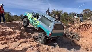 Fullsize 4x4s tackle The Gatekeeper in Moab