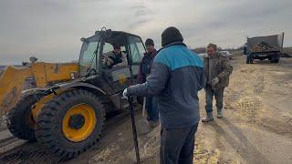 І знову не все, як у людей‼️Ремонт дороги під вибухи‼️Кінець нашим стражданням‼️