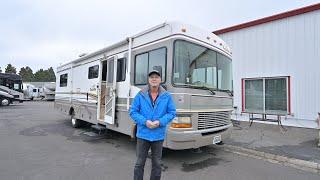 The RV Corral 2000 Fleetwood Bounder 32H Stock # UA1624