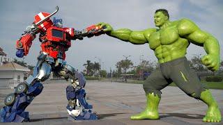 Optimus Prime vs Hulk (Comosix Film) - Transformers The Last Knight | Paramount Pictures [HD]