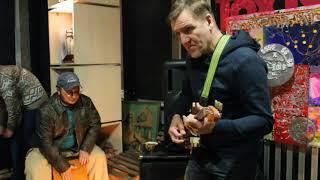 Pit Pawlaw - Improvisation with Cigar Box Guitar.