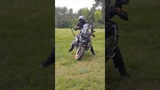 Безопасная остановка на мотоцикле #категорияа #мотошкола #мотоцикл