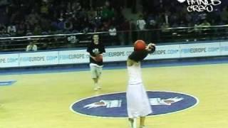 First Russian basketball & streetball freestyle SHOW - team MadHands crew: HALFTIME SHOW 06.01.2009