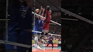 Crazy No Look Trick by Ran Takahashi ‍ #epicvolleyball #volleyballworld #volleyball