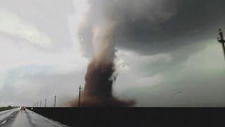 A powerful tornado in Ukraine in the Kherson region.