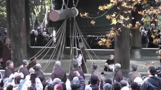 Ringing the bell at Chion-in Temple, Kyoto, Japan