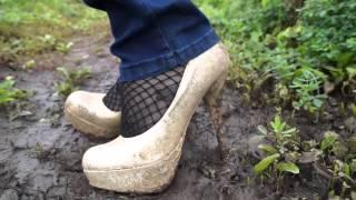 Mud heels in Mud ground