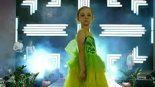 Catwalk for dolls / Fashion show of little stars /kidsfashionshow 2022 / fashion for children