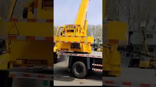 This is a short wheelbase crane, a 10-ton crane, with an outrigger lifting capacity of one ton.